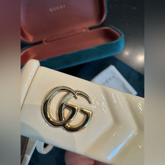 Gucci Sunglasses Acetate in Ivory oversized square frames arms have gold GG logo main image 4